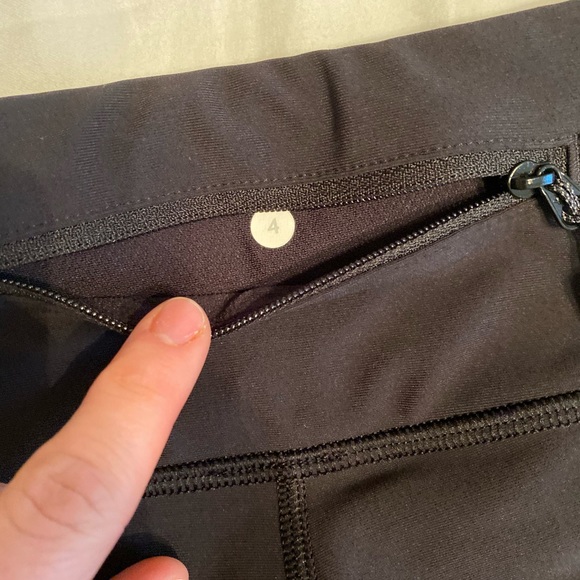 LIKE NEW! Lululemon 🍋 - Picture 4 of 7